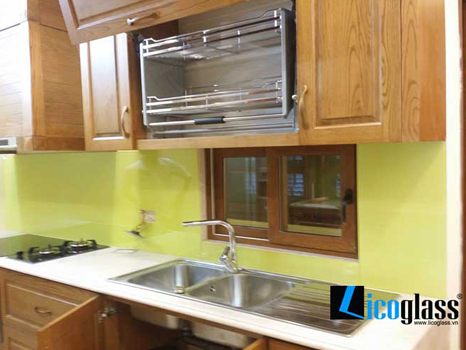 Thi công kính màu tại Dương Nội