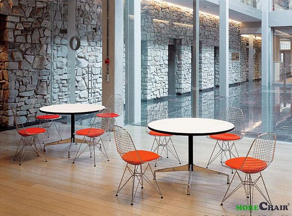 ghe-Eiffel-DKR-Wire-mau-cam-cho-khong-gian-quan-dep