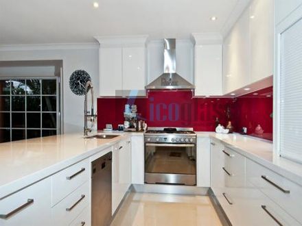 kinh-mau-op-bep-licoglass1