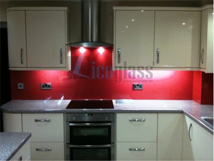 kinh-mau-op-bep-licoglass10