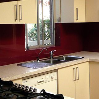 kinh-op-bep-mau-do-rubi9