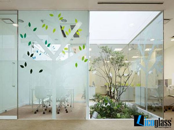 VÁCH KÍNH CƯỜNG LỰC TRANG TRÍ LICOGLASS