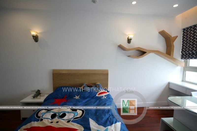 Kệ trang trí hình cành cây trong phòng ngủ bé trai đẹp kệ gỗ trang trí đẹp