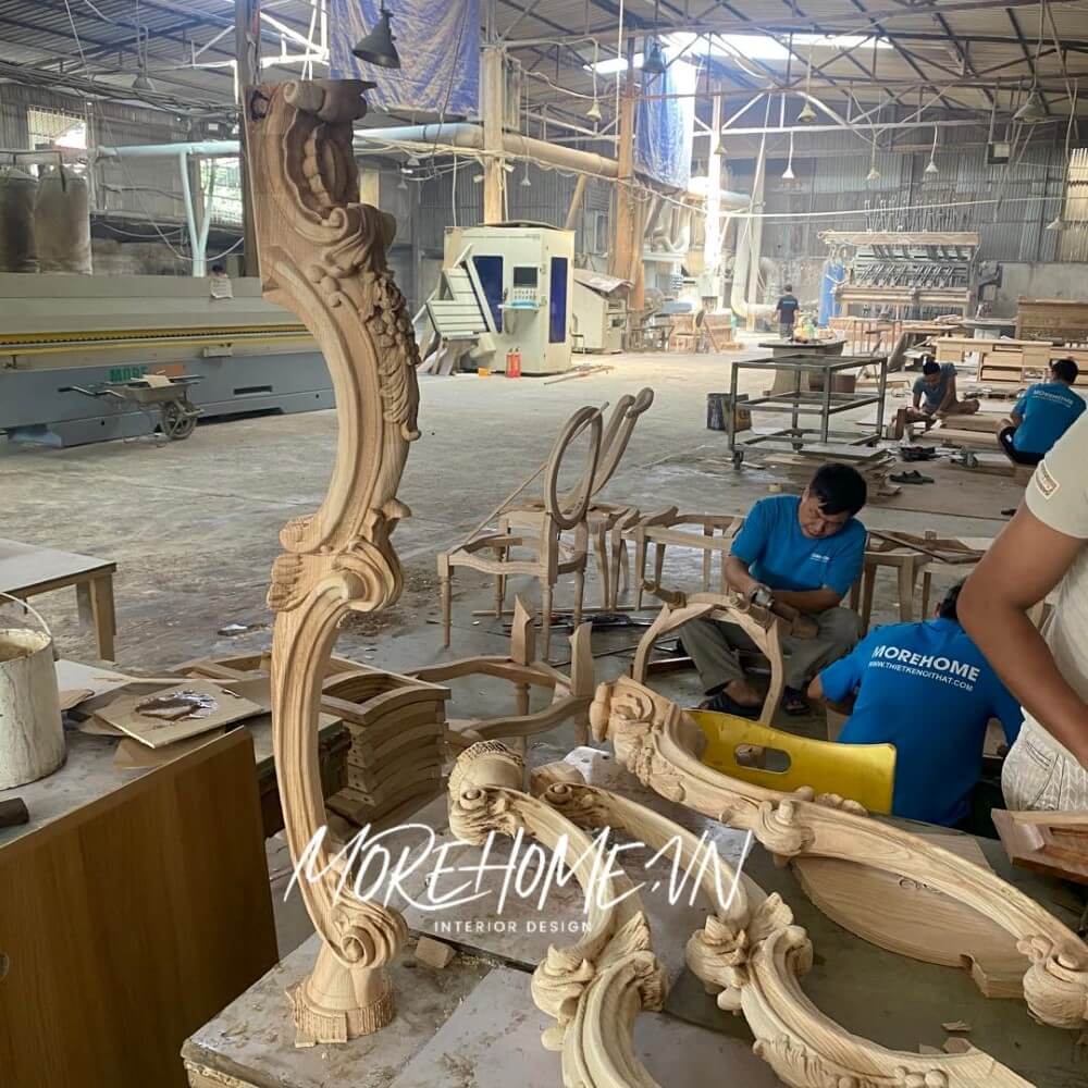 Cầu thang biệt thự tân cổ điển
