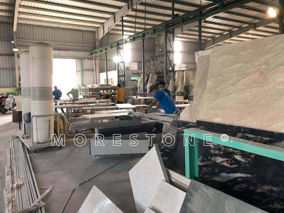 Cầu thang biệt thự tân cổ điển