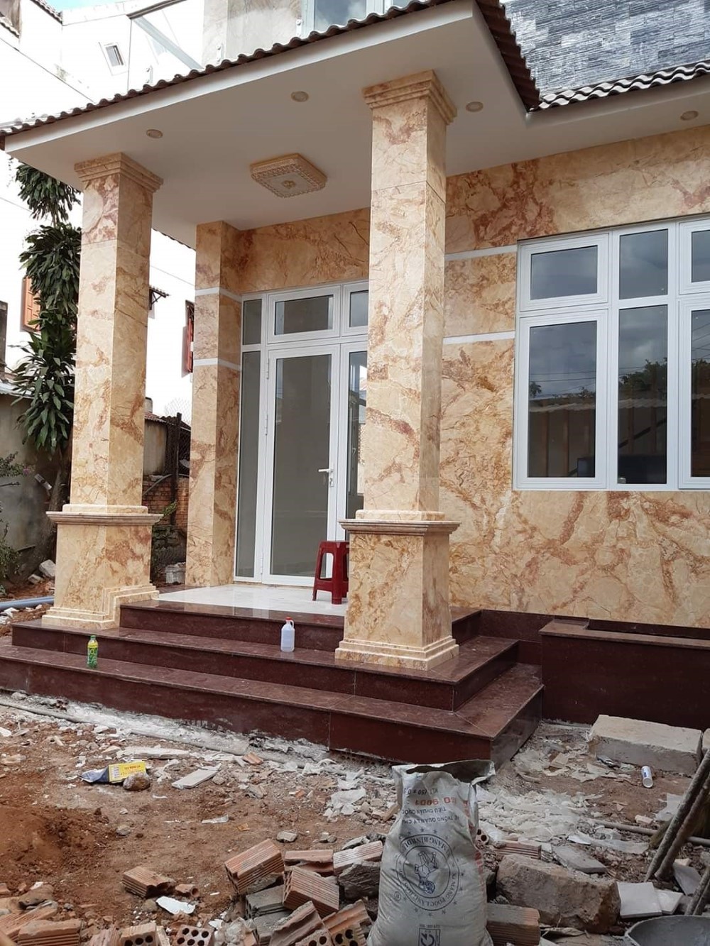 Thi công đá mặt tiền