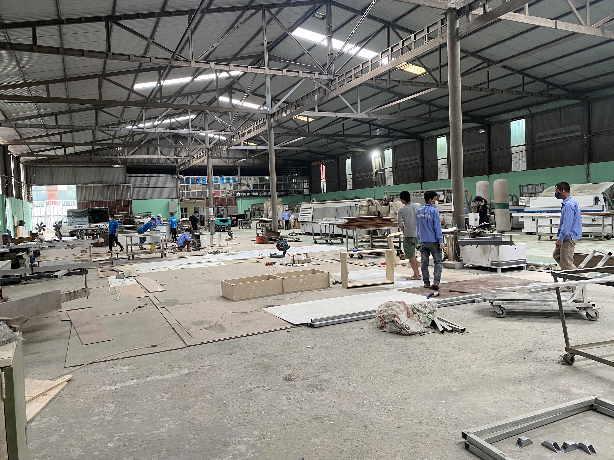Xưởng gỗ công nghiệp