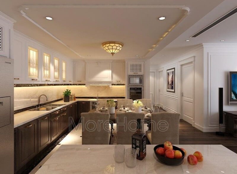 Không gian có một bữa ăn ấm áp và sang trọng, được trang trí bởi một mẫu bàn ăn đẹp.
