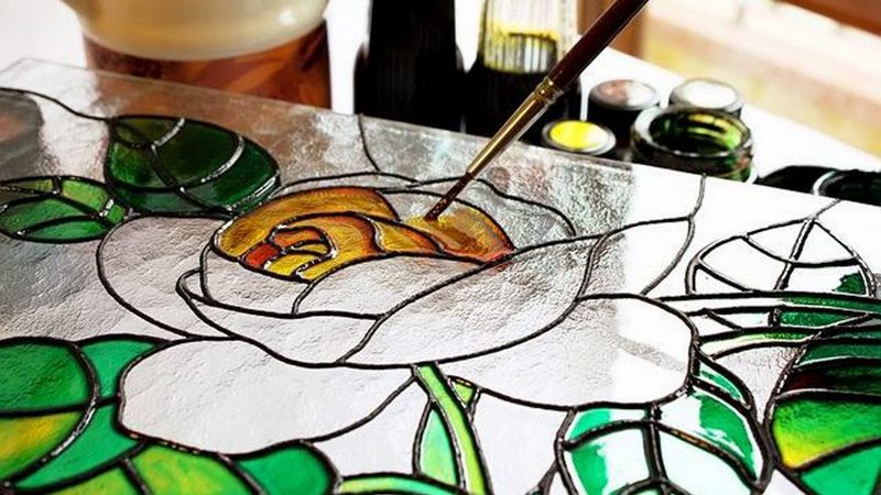 quy trình tạo ra một bức tranh kính nghệ thuật phun