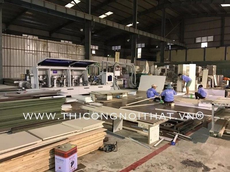 Xưởng sản xuất bàn ăn gỗ sồi Xưởng sản xuất bàn ăn gỗ sồi