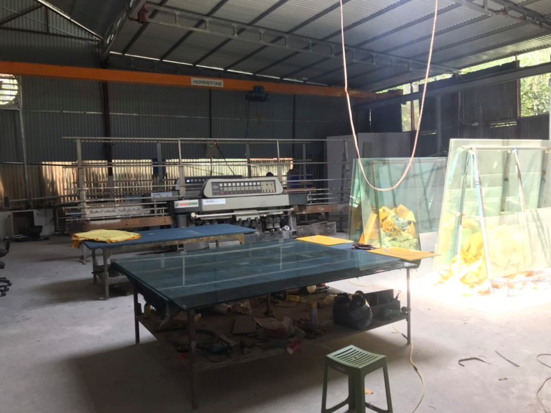 Xưởng cắt gương kính