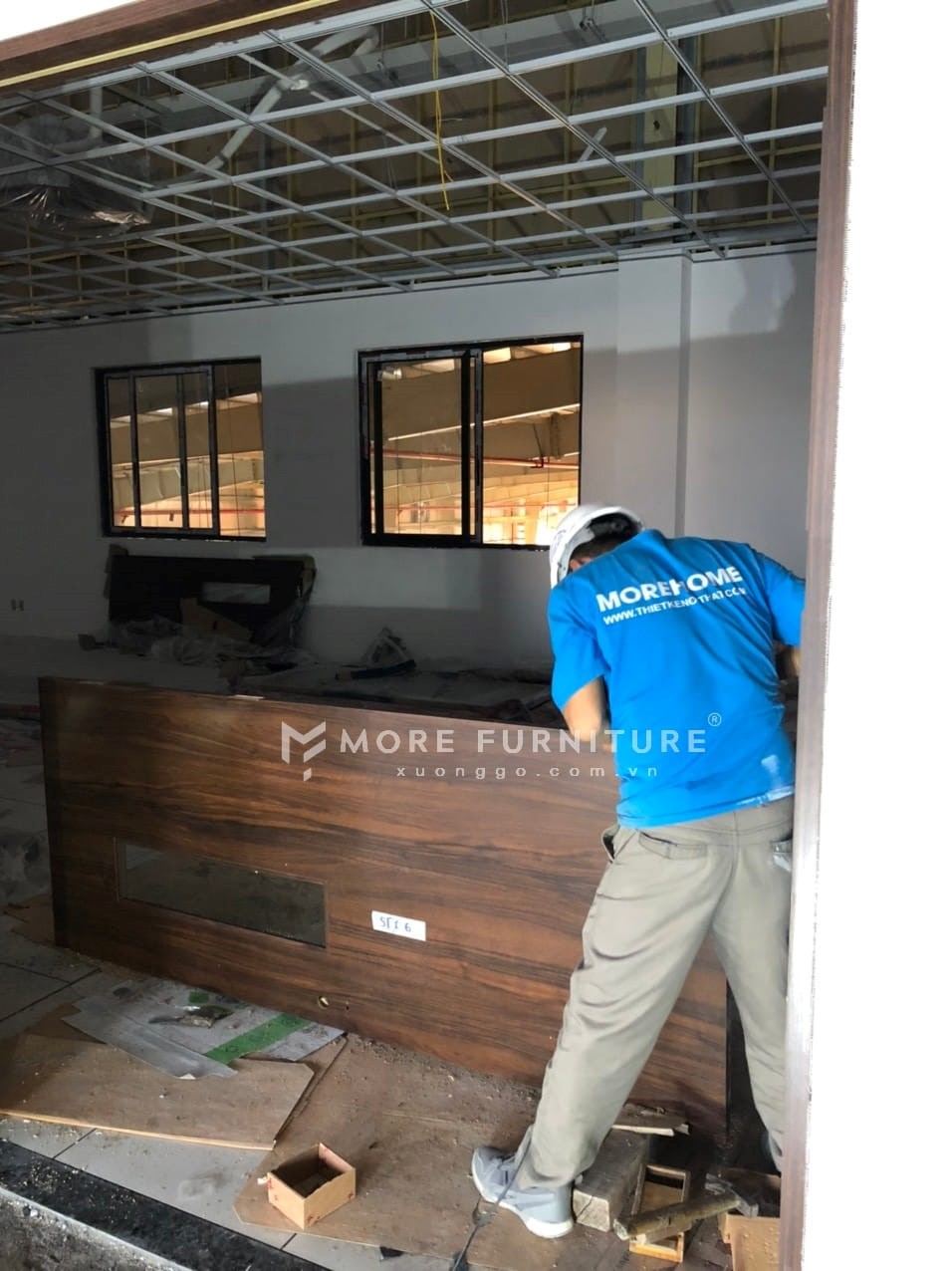 Xưởng sản xuất cửa gỗ công nghiệp