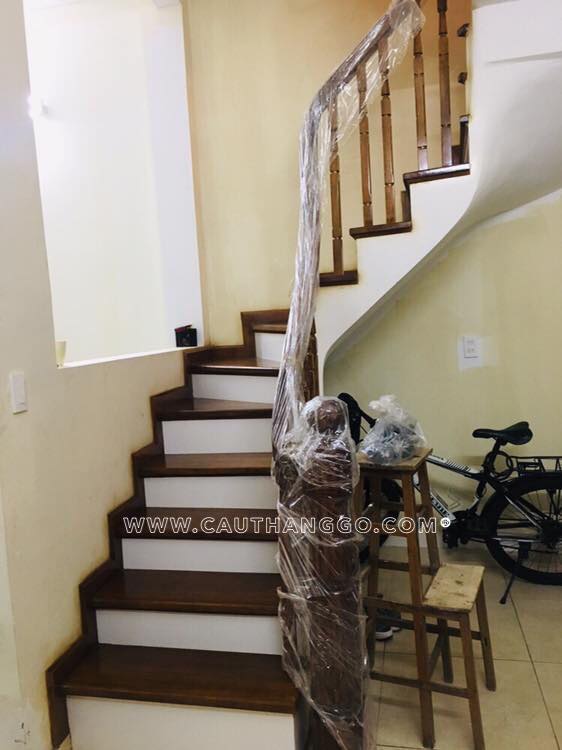 Thi công cầu thang gỗ Thi công cầu thang gỗ
